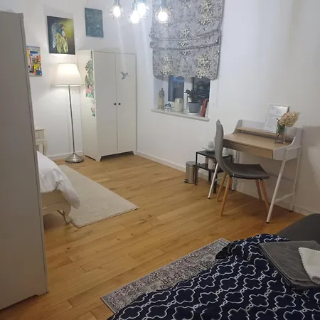 Paprotka U Rozy 23 *