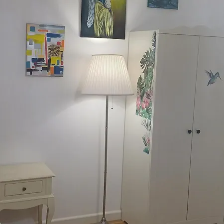 Paprotka U Rozy 23 وارسو